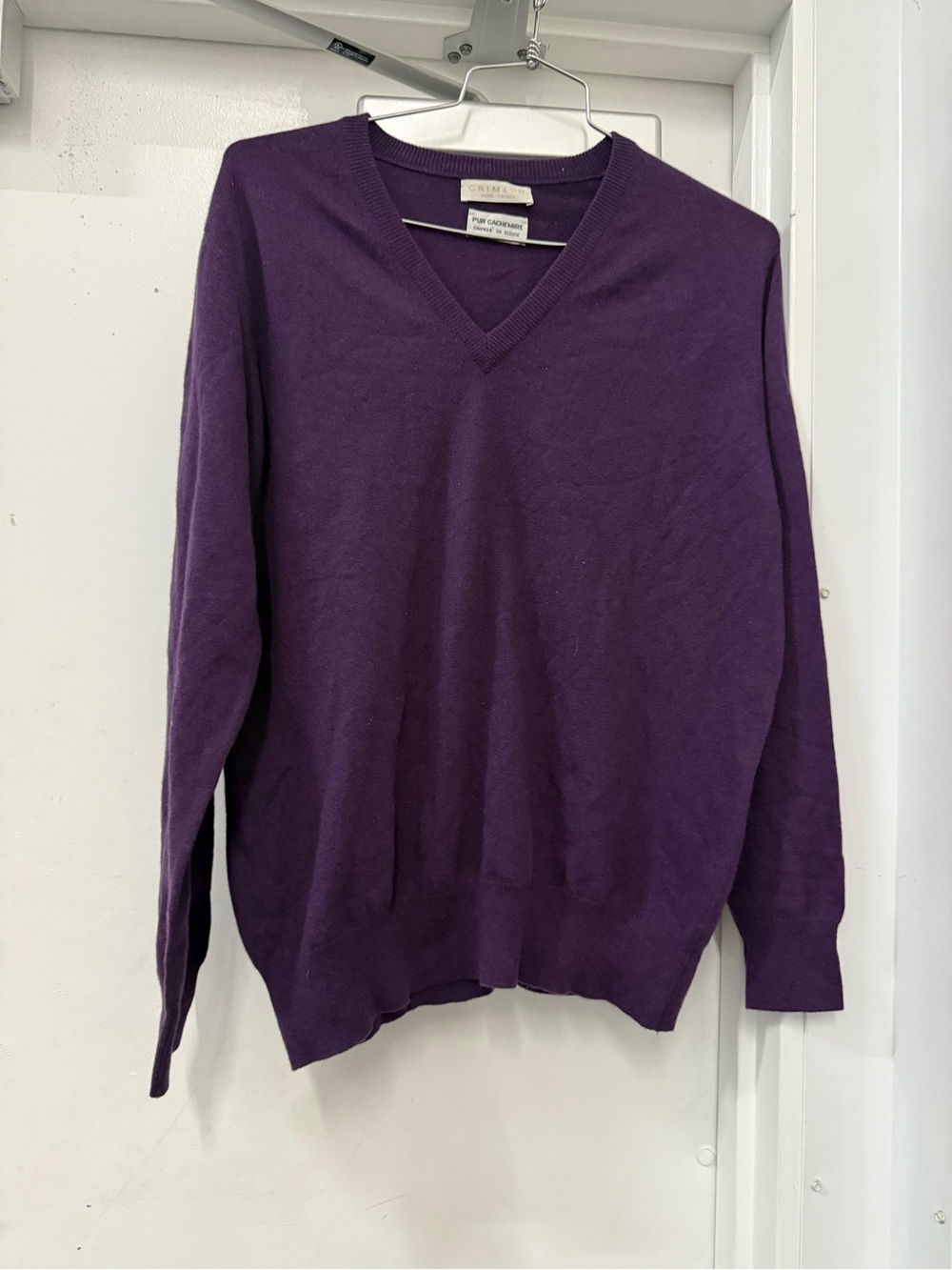 Crimson Paris - France’s Purple V-Neck Sweater - Women's Classic Knit